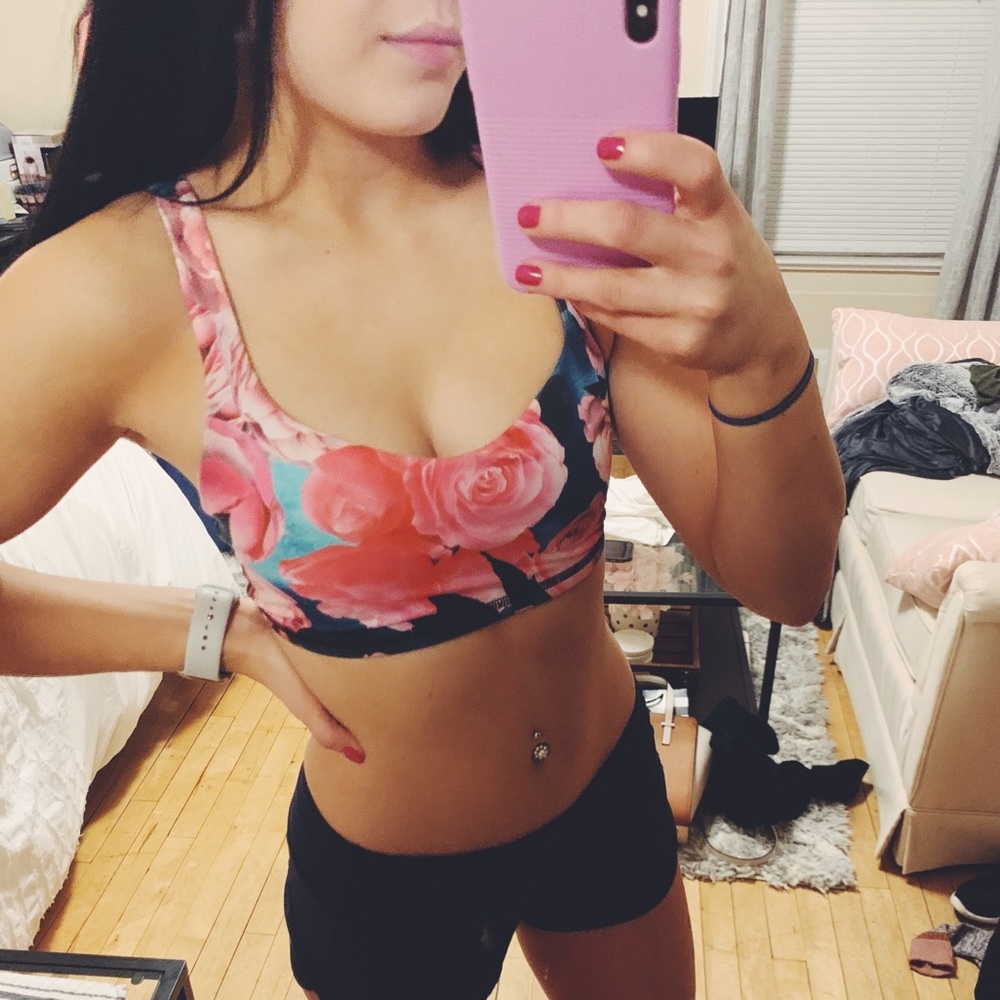 Lululemon sports bra